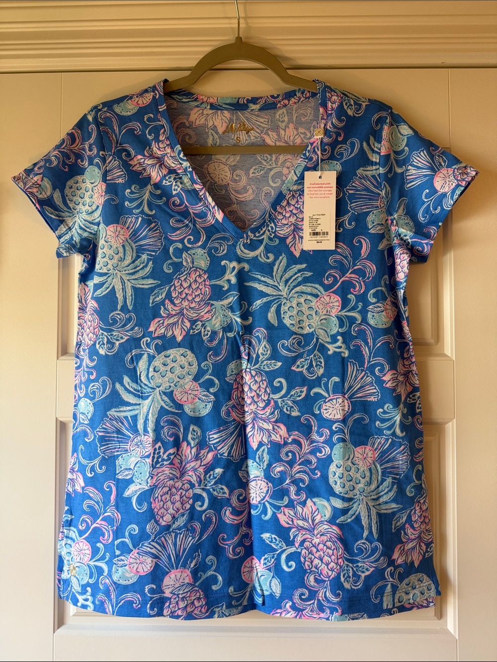 Lilly Pulitzer Blue Pineapple Print V-Neck Short Sleeve Tee